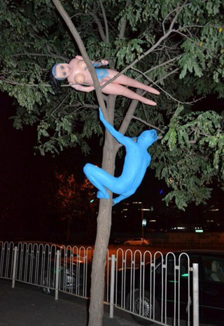 Illustration for article titled It's Like Avatar, But with a Naked Runner and a Sex Doll